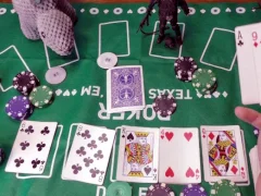 Peli Casual Poker Online verkossa