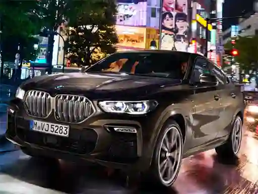 Peli BMW X6 M50I verkossa