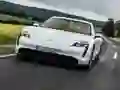 Peli Porsche Taycan verkossa