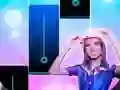 Peli Ana emilia Piano Tiles verkossa