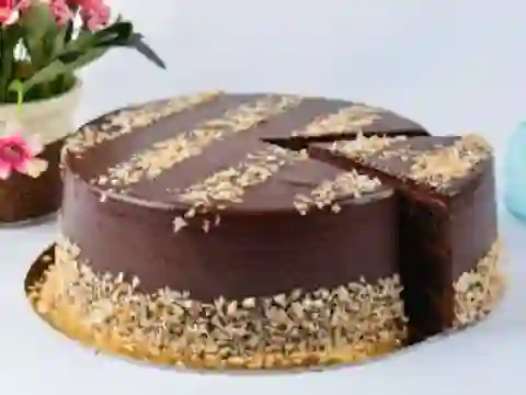 Peli Ferrero Rocher Cake Jigsaw verkossa
