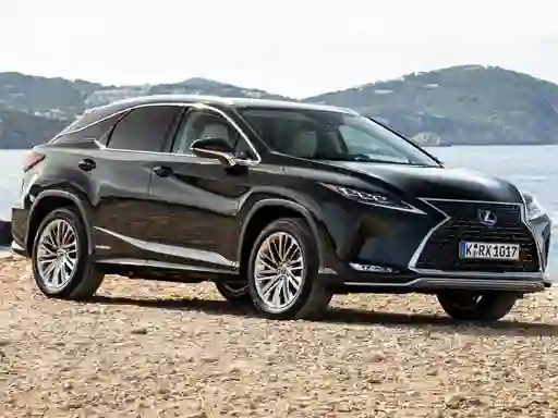 Peli Lexus RX verkossa