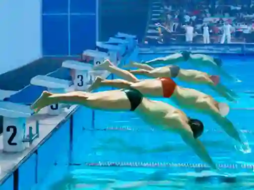 Peli Swimming Pool Race verkossa