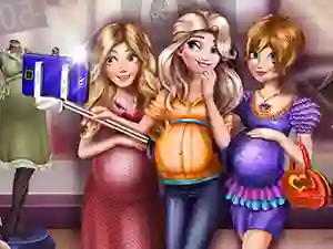 Peli Princesses Pregnant Selfie verkossa