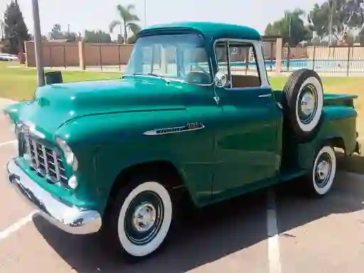 Peli Classic Trucks Puzzle verkossa