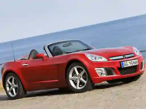 Peli Opel GT Slide verkossa