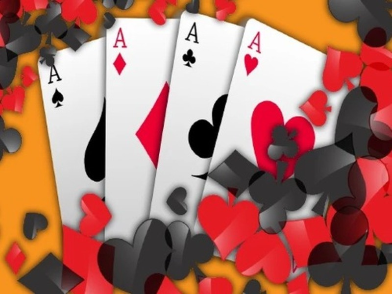 Peli Kortit: Klondike Solitaire verkossa